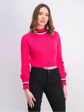 NWT Derek Heart Crop Sweater
